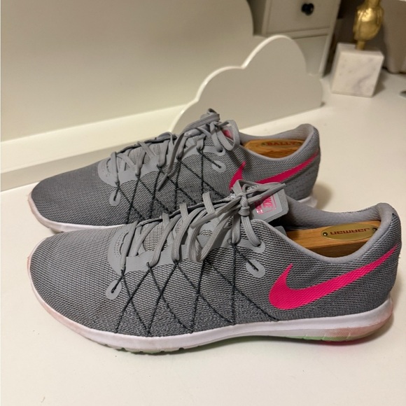 Nike Flex Fury 2 Womens Sz 12
Gray Pink Green Running Training
Athletic Shoes - Picture 3 of 12